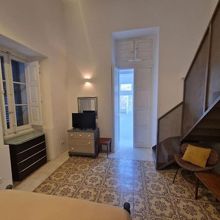 No 60, 2Nd Floor, Centrally Located, Fully Equipped Studio Apt Il-Furjana Buitenkant foto