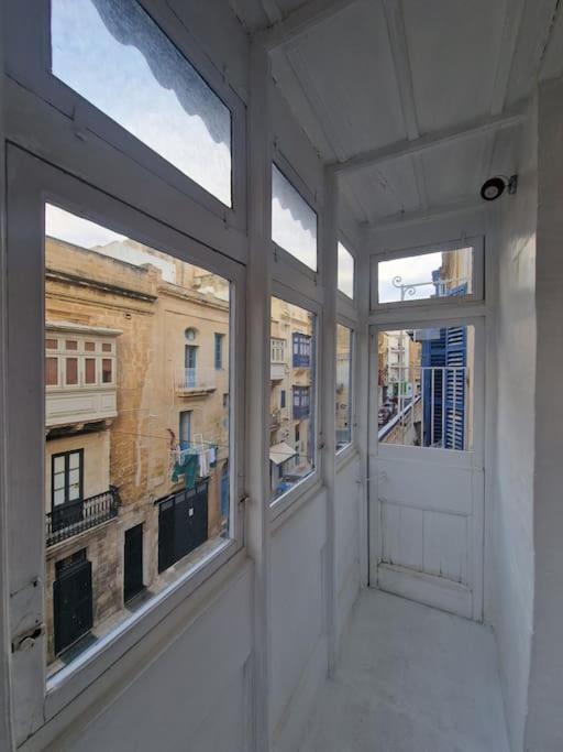 No 60, 2Nd Floor, Centrally Located, Fully Equipped Studio Apt Il-Furjana Buitenkant foto