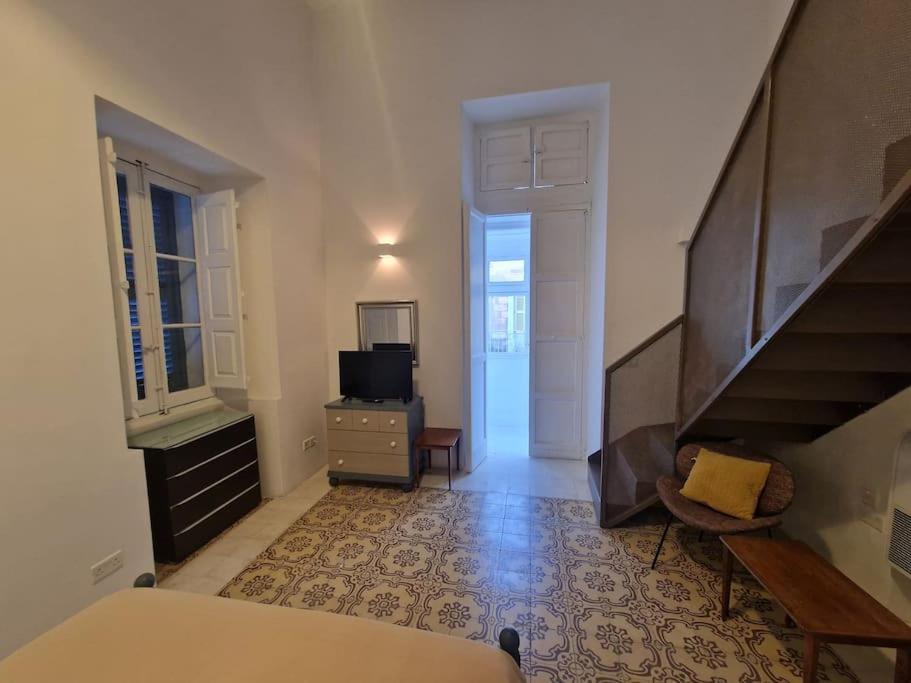 No 60, 2Nd Floor, Centrally Located, Fully Equipped Studio Apt Il-Furjana Buitenkant foto